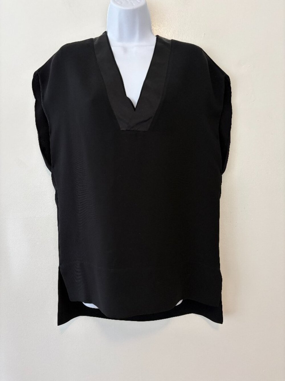 Vince Black V-Neck Cap Sleeve Pullover Blouse Size Small
